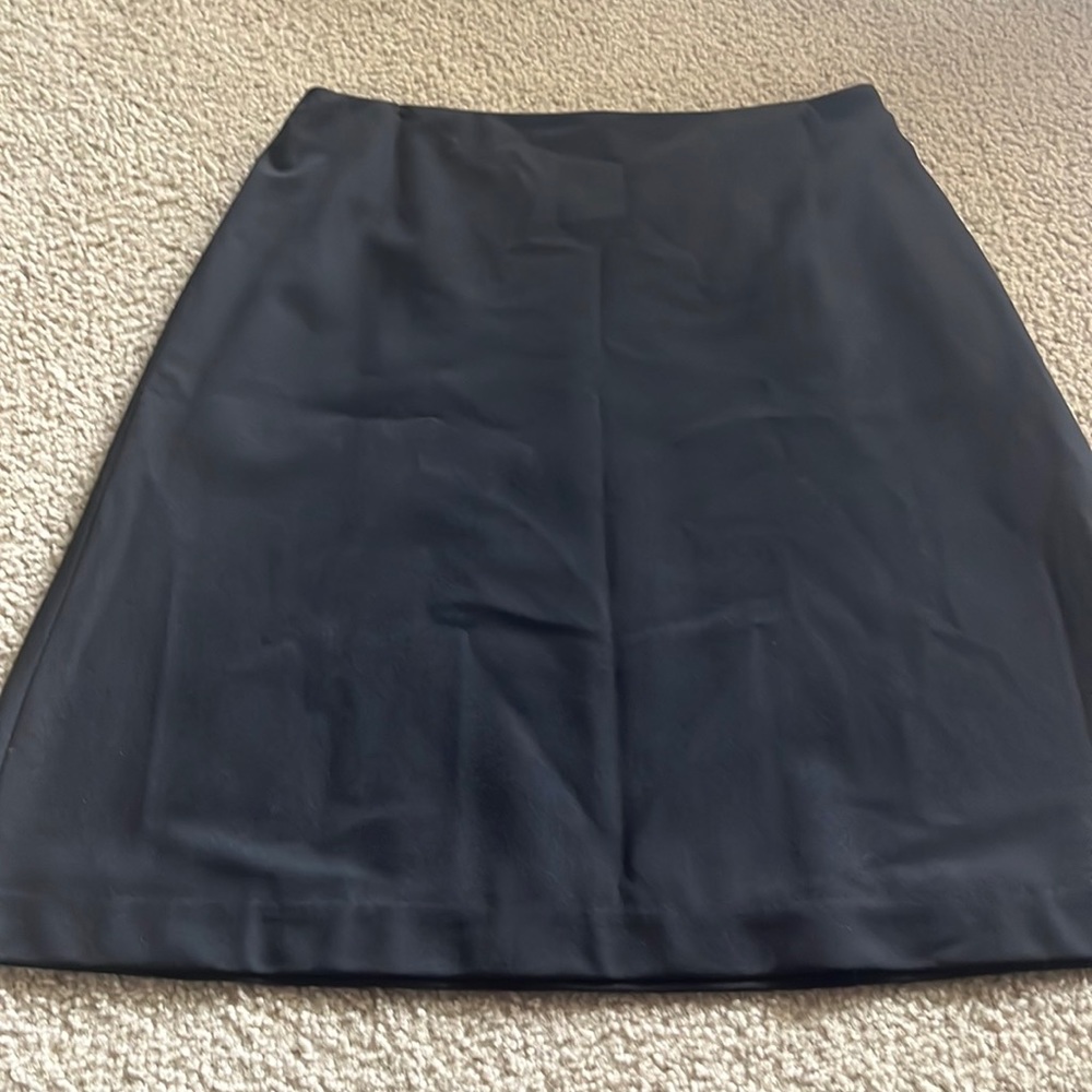 Lined black skirt